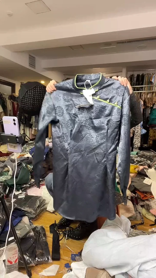 衬衣       2XL码    125-135斤