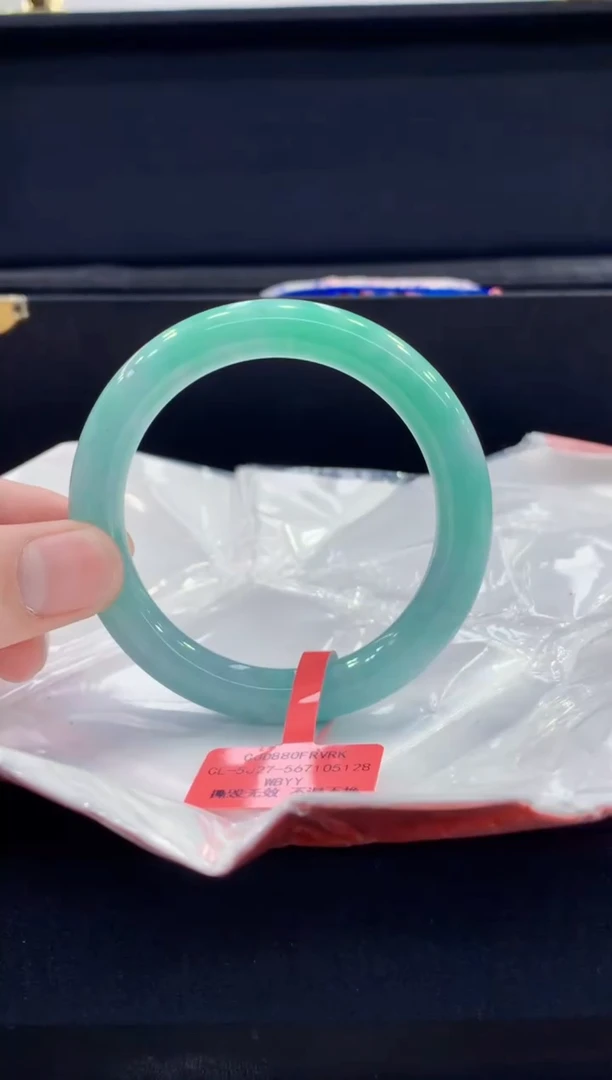 未镶嵌手镯翡翠翡翠手镯