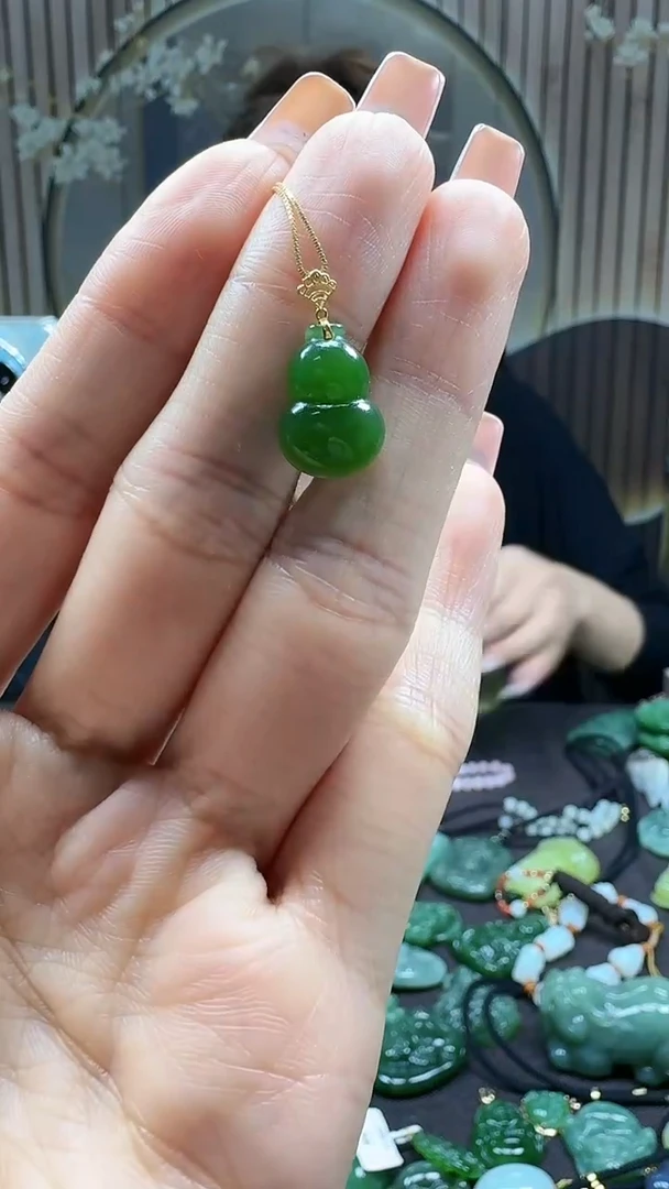 和田玉18K金镶嵌吊坠(不含链)1