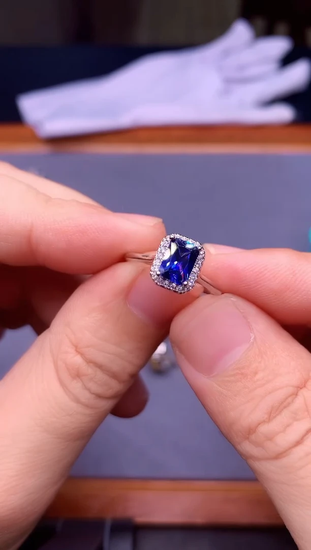 【闪购商品】蓝宝石戒指银S925镶嵌............
