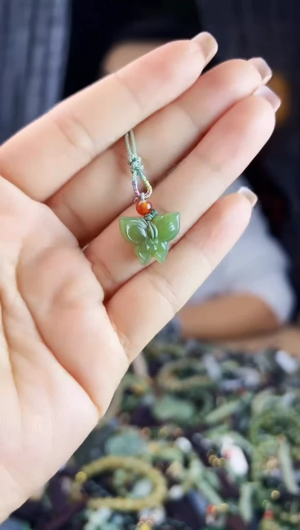 未镶嵌和田玉挂件1