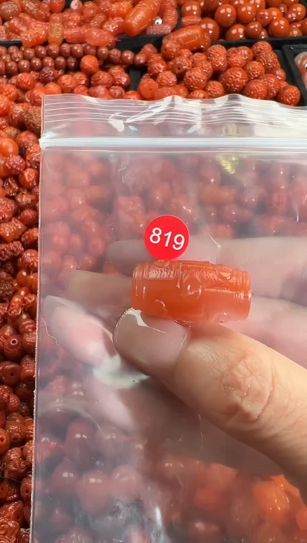 颈饰未镶嵌南红玛瑙1