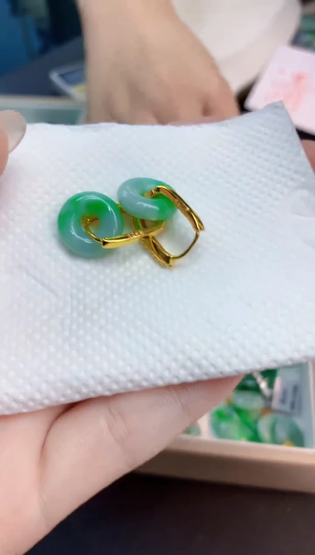 翡翠未镶嵌吊坠(不含链)1