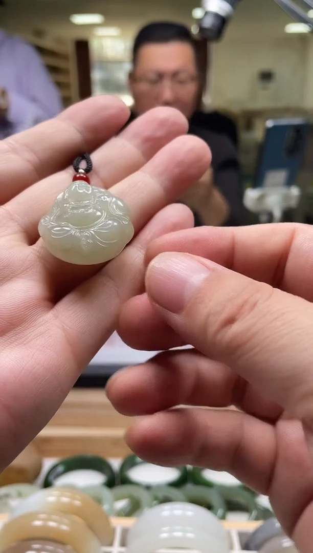 颈饰未镶嵌和田玉佛公多样性发货其一