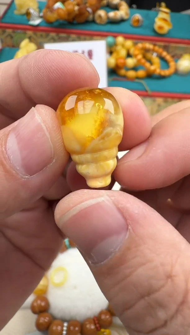 琥珀未镶嵌珠宝奇石微瑕天然三通HZ096