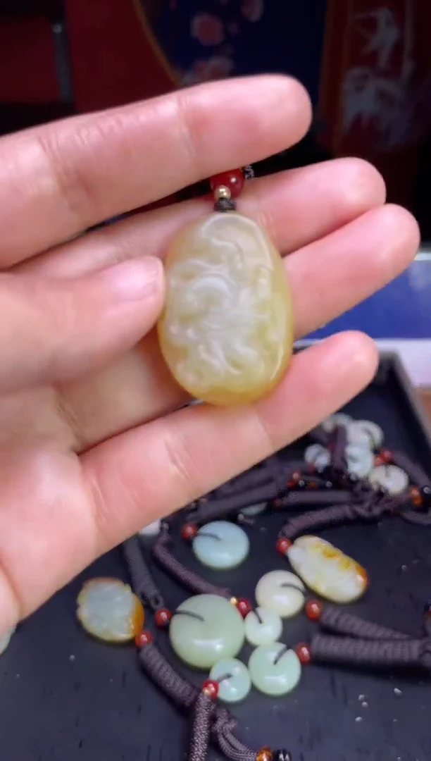 颈饰未镶嵌和田玉1