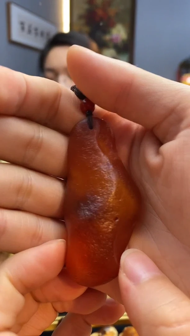 未镶嵌颈饰琥珀吊坠