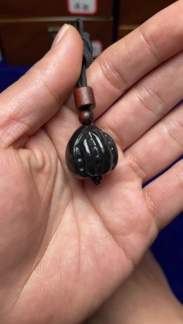 未镶嵌和田玉挂件澄***读和田玉