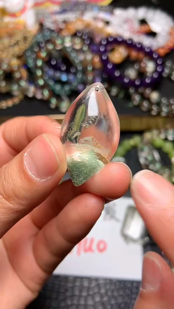 【闪购商品】水晶吊坠(赠链)未镶嵌45