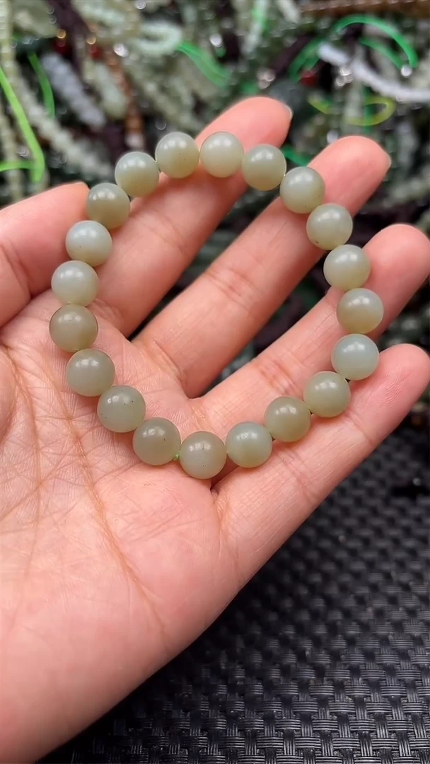 和田玉未镶嵌颈饰1