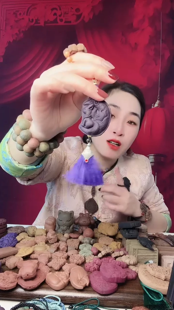 【闪购商品】泥塑活扣九紫月亮狐（扫把流苏）