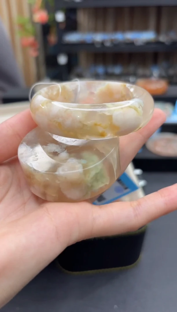 未镶嵌手镯石英质玉140(53圈赠送镯心)