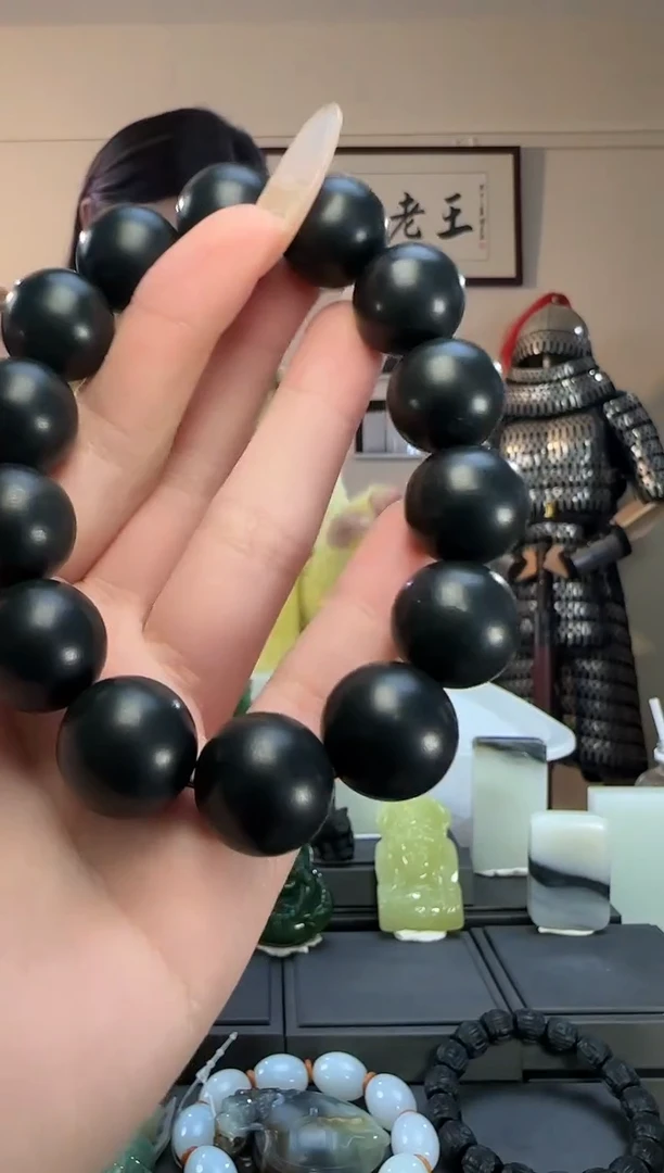 颈饰未镶嵌和田玉青玉圆珠手串