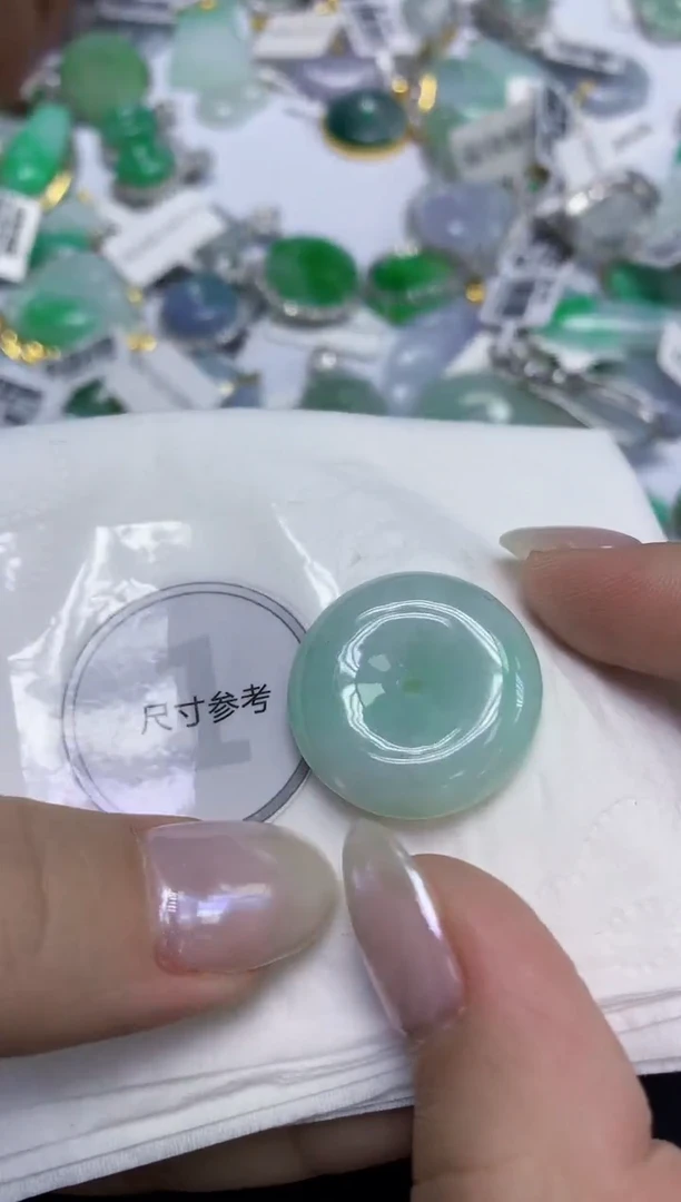 颈饰未镶嵌翡翠天然缅甸翡翠A货百元以上9元证书费自理