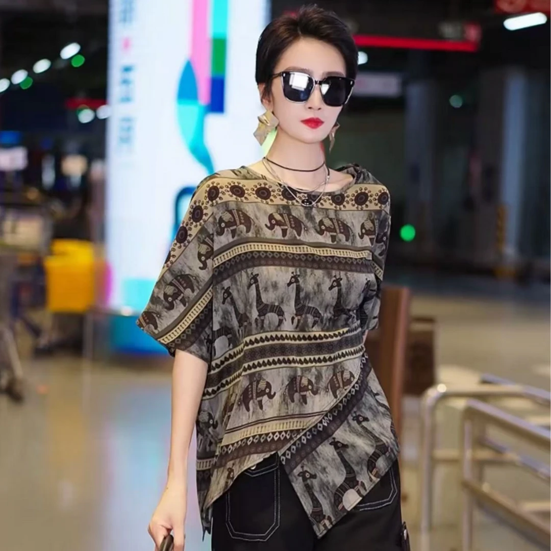 （玟萱推荐）复古小众设计感时尚大象小鹿上衣