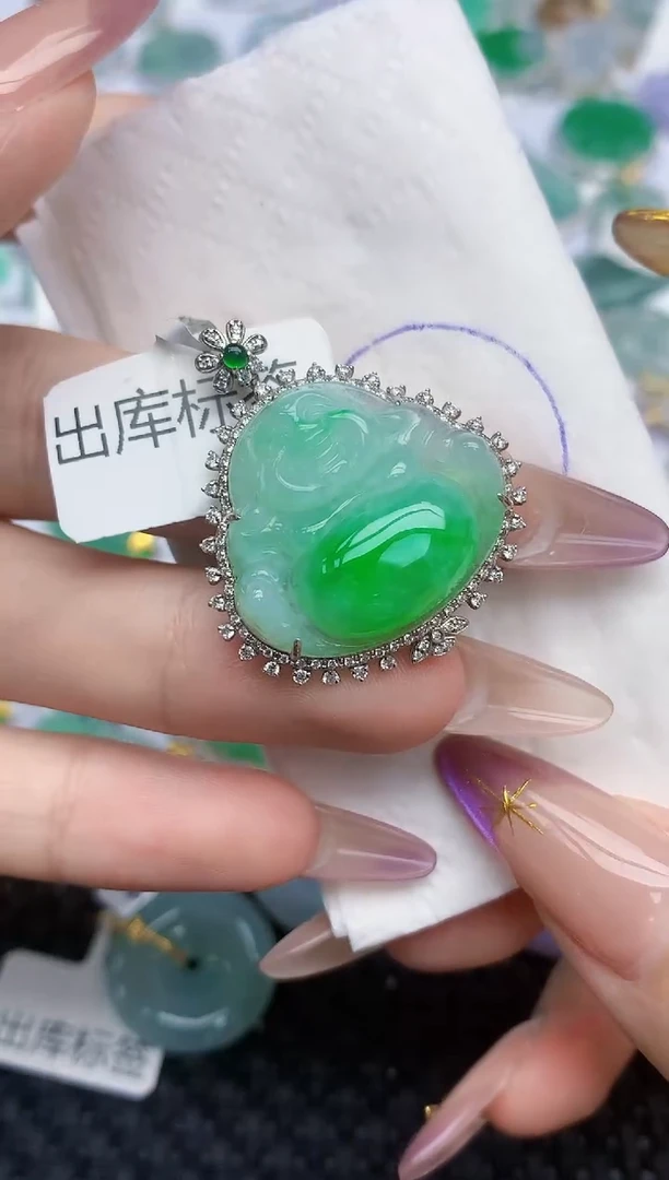 翡翠18K金镶嵌颈饰94   天然翡翠A货  百元以上9米证书费自理