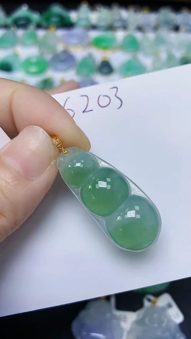 翡翠18K金镶嵌颈饰 天然缅甸翡翠A货