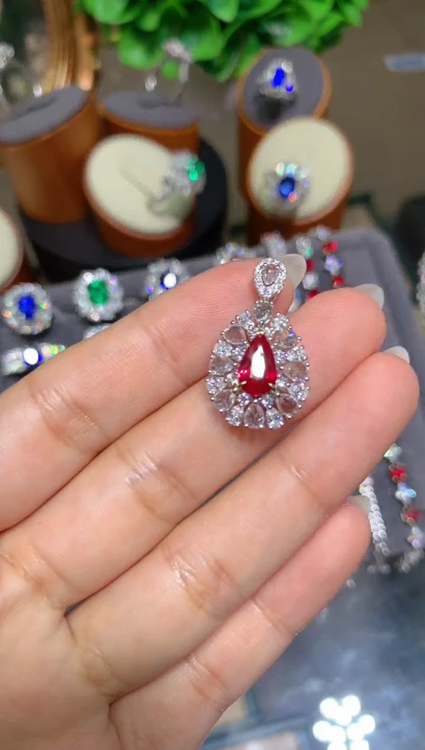 18K金镶嵌吊坠(不含链)红宝石1.53CT