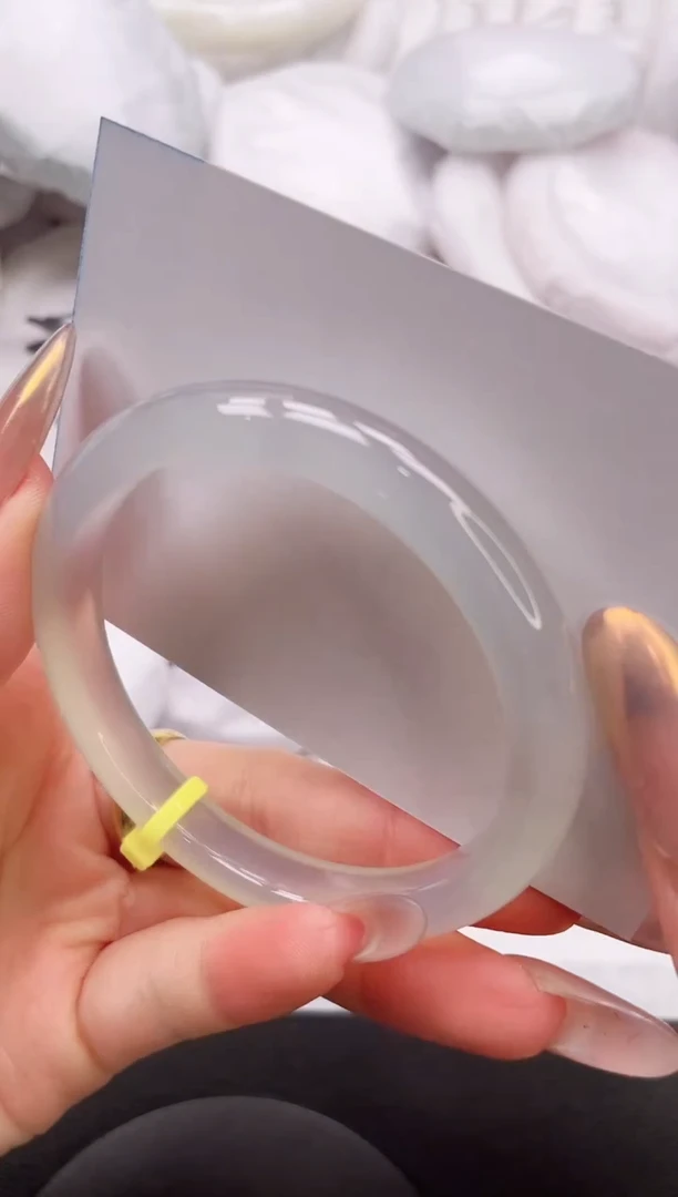 【闪购商品】石英质玉手镯未镶嵌15K127-55