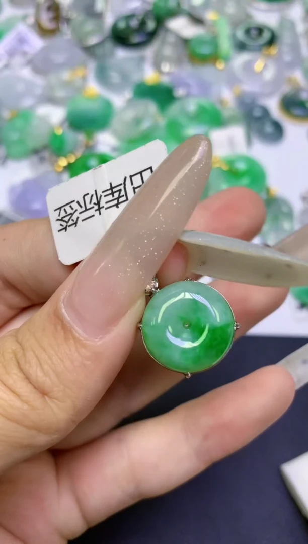 颈饰未镶嵌翡翠天然缅甸翡翠A货百元以上9元证书费自理