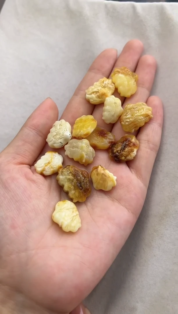 【闪购商品】琥珀裸石未镶嵌10202145-瑕疵配饰 多样性发一个