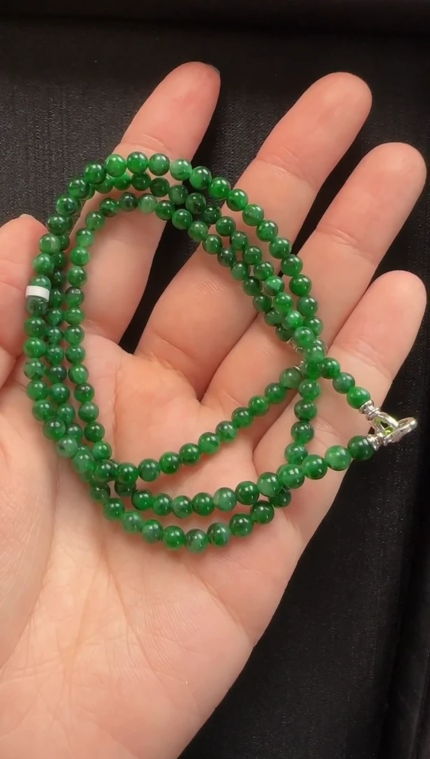 翡翠18K金镶嵌颈饰946玉珠一条