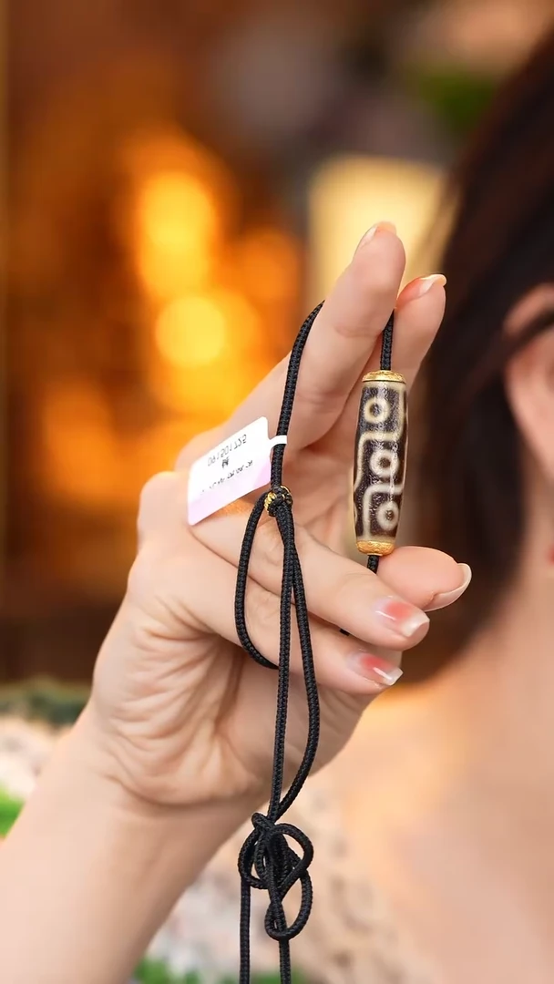 【闪购商品】玛瑙/玉髓颈饰18K金镶嵌Z27300九眼横款锁骨链