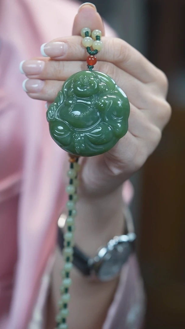 颈饰未镶嵌和田玉（碧玉）佛公