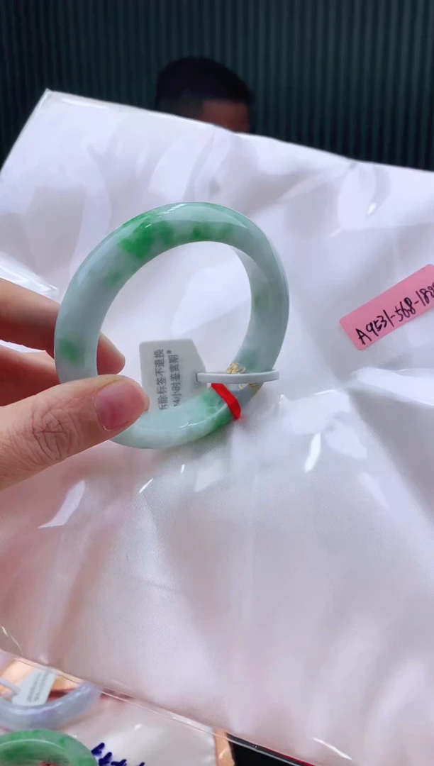 未镶嵌手镯翡翠56+