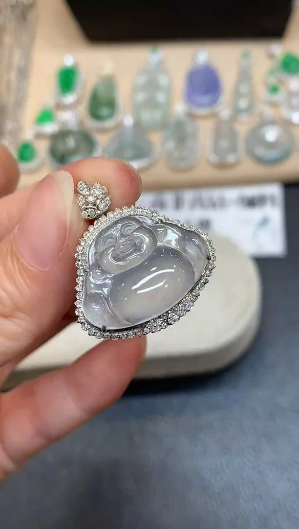 颈饰18K金镶嵌翡翠佛公【无服务费