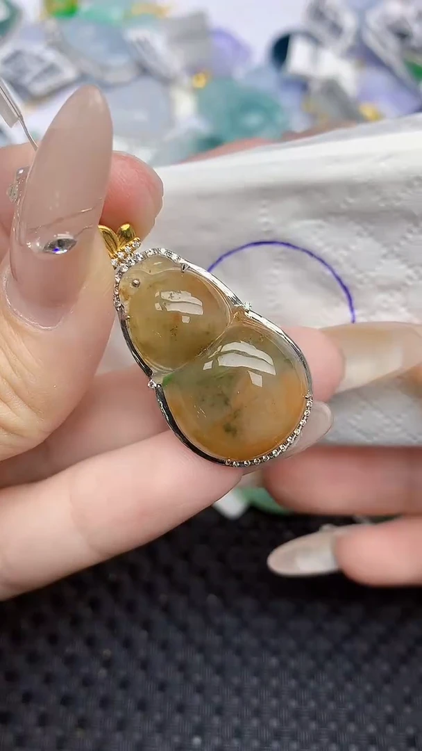 颈饰18K金镶嵌翡翠117   天然翡翠A货  百元以上9米证书费自理·