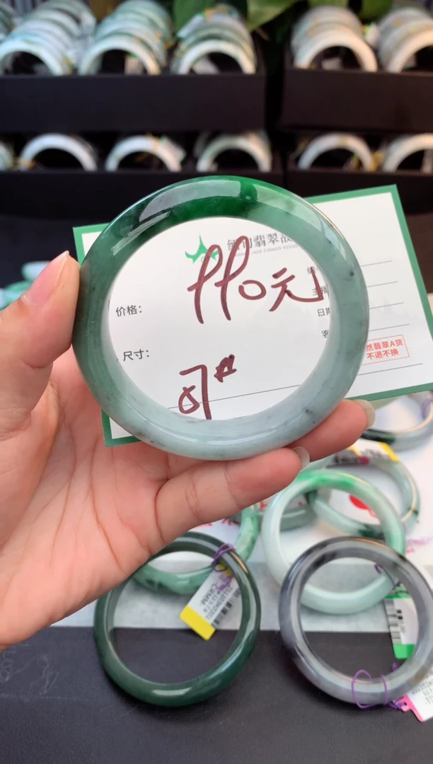 未镶嵌定制翡翠理*毛货需精细抛光+多人