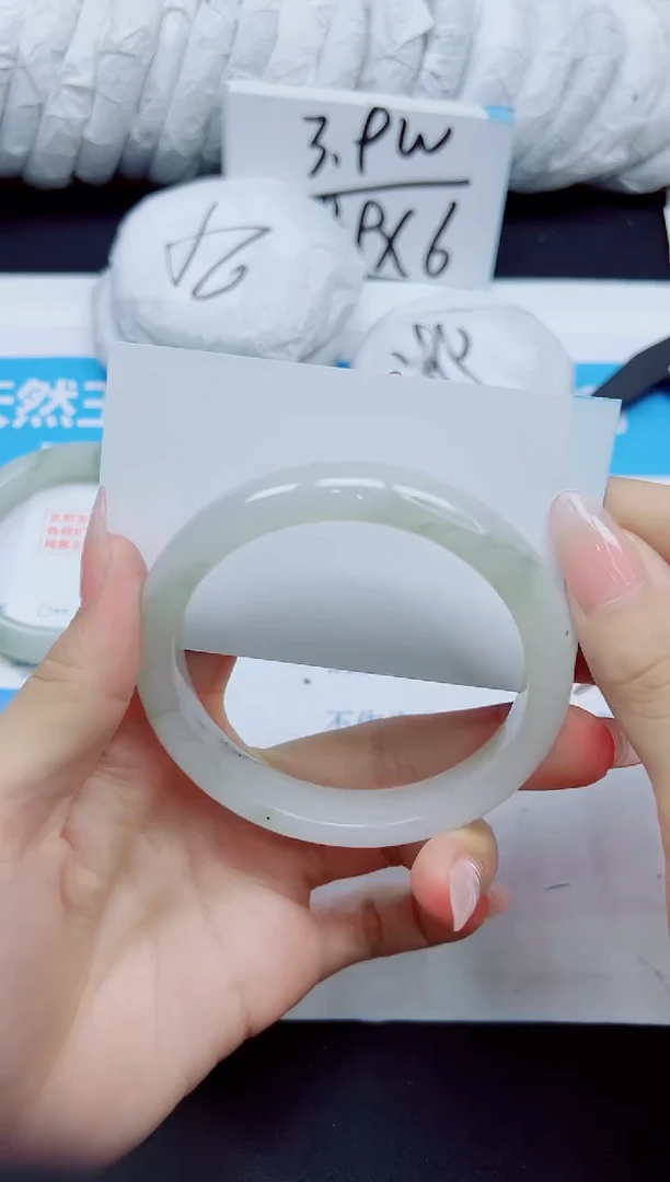 石英质玉手镯未镶嵌265/60.9