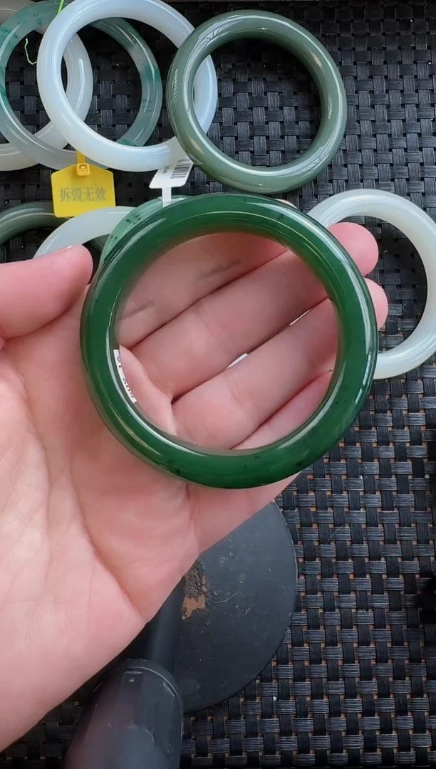 颈饰未镶嵌和田玉碧玉正圈手镯圈口53-60