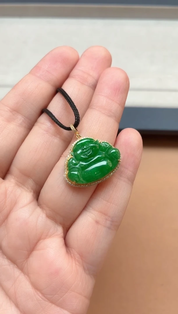 颈饰18K金镶嵌翡翠佛公