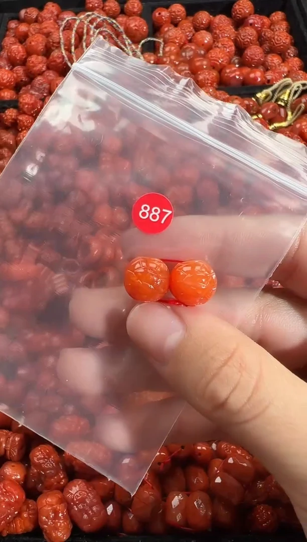 颈饰未镶嵌南红玛瑙1