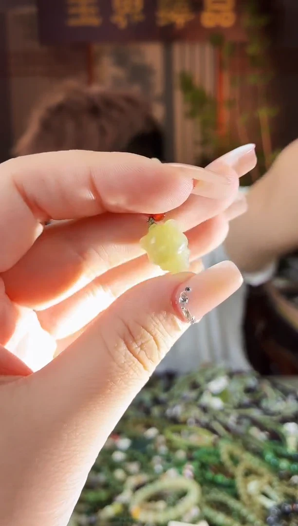 和田玉未镶嵌颈饰拍一发一