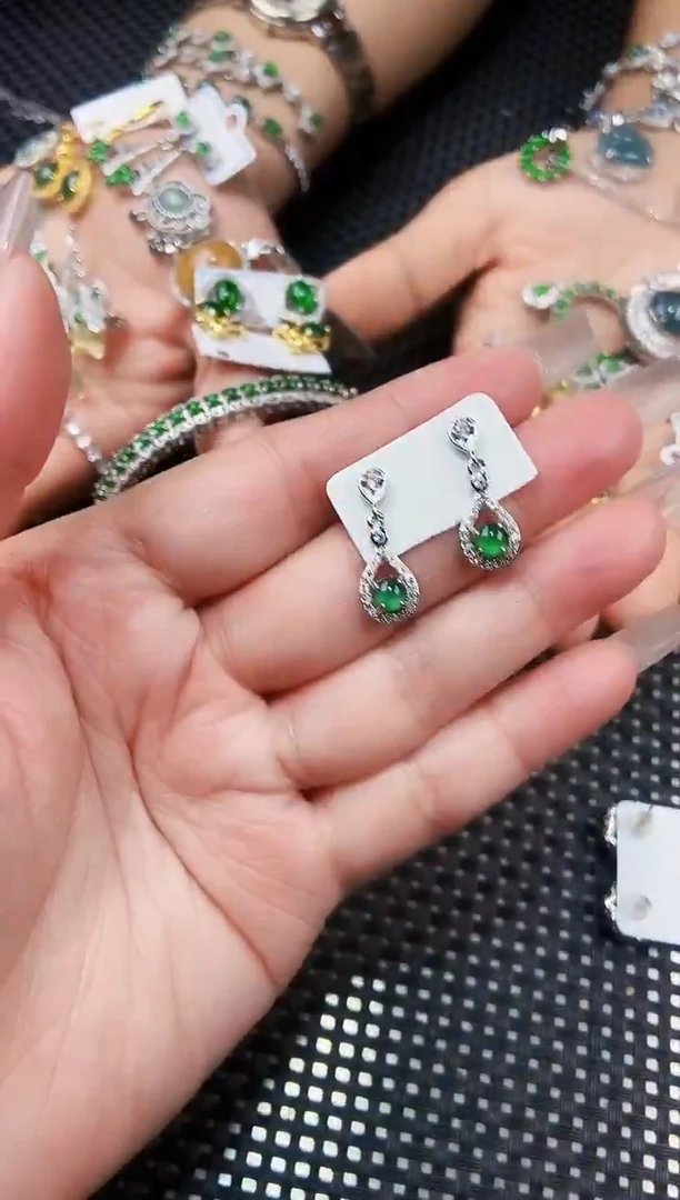 【闪购商品】翡翠耳饰未镶嵌111111111