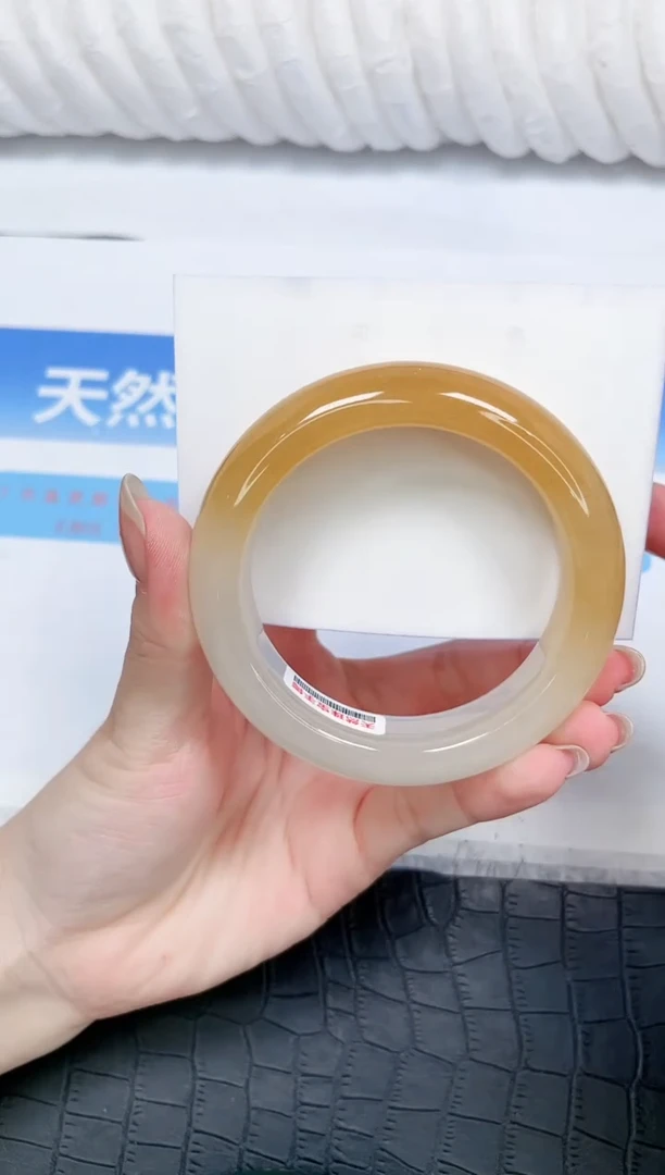 石英质玉手镯未镶嵌102-56.8