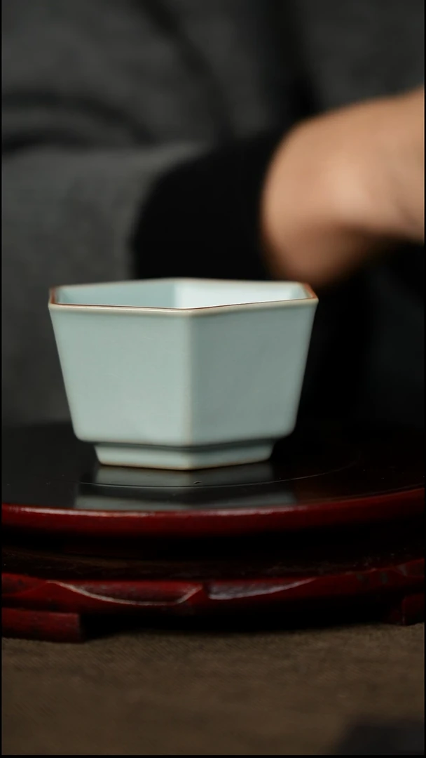 微微瑕 六方葵口杯 无底款