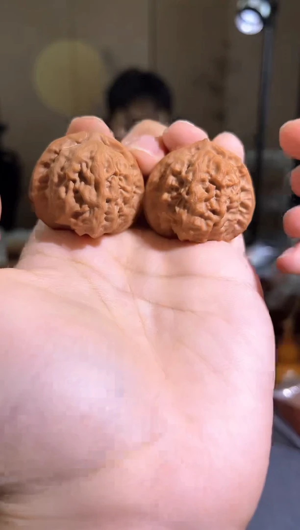 文玩核桃把件瓷娃娃