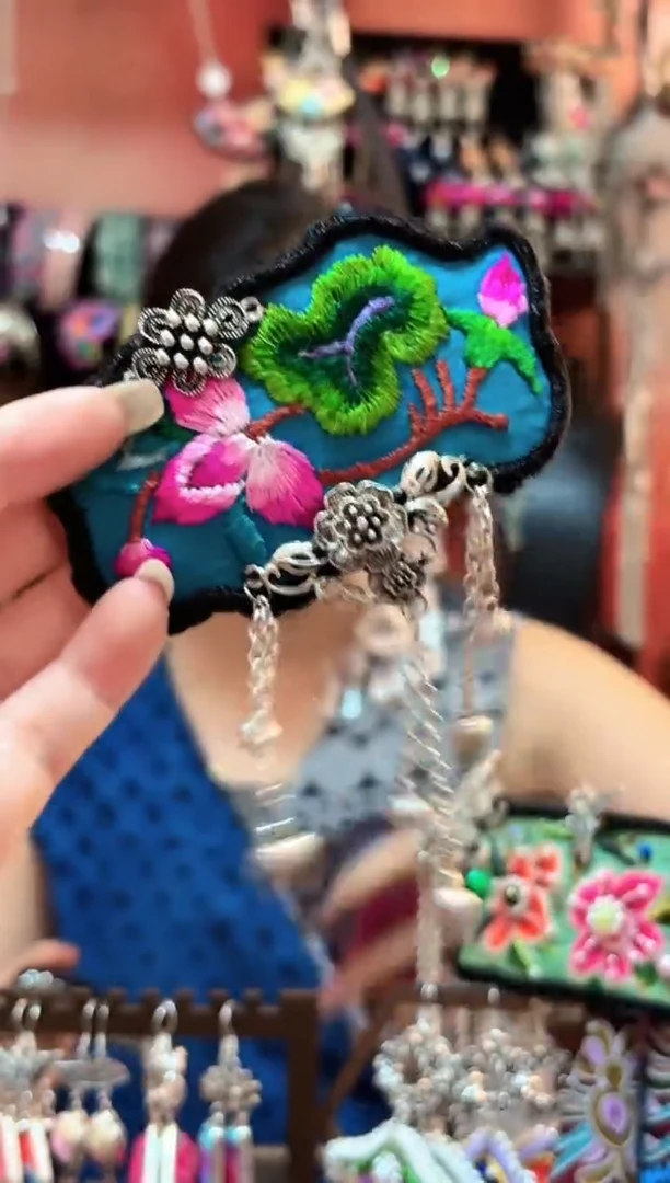 织绣云织谣民族风精美饰品   79
