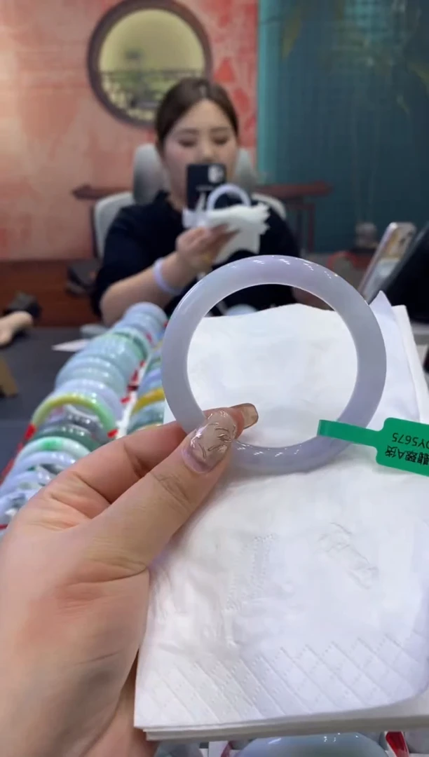 【闪购商品】翡翠手镯未镶嵌多人0011836