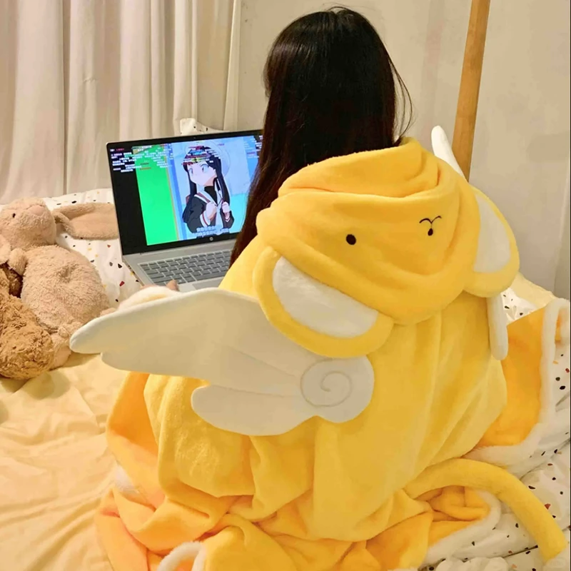 百变小樱小可办公室午睡毯抱枕二合一斗篷盖毯冬季加厚动漫披肩
