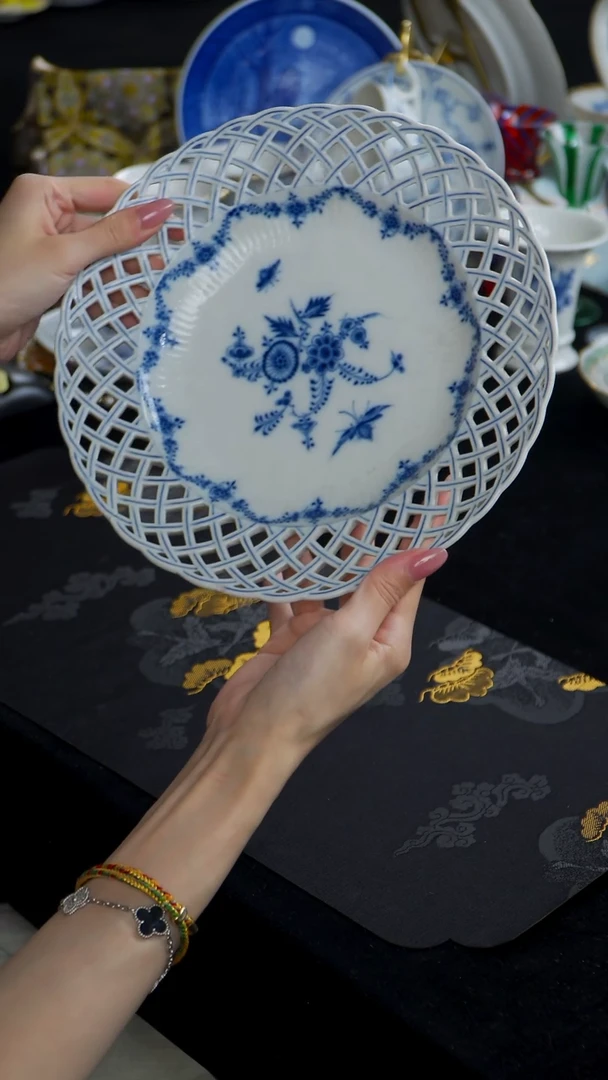 摆件米多家中古器物如图所示9807