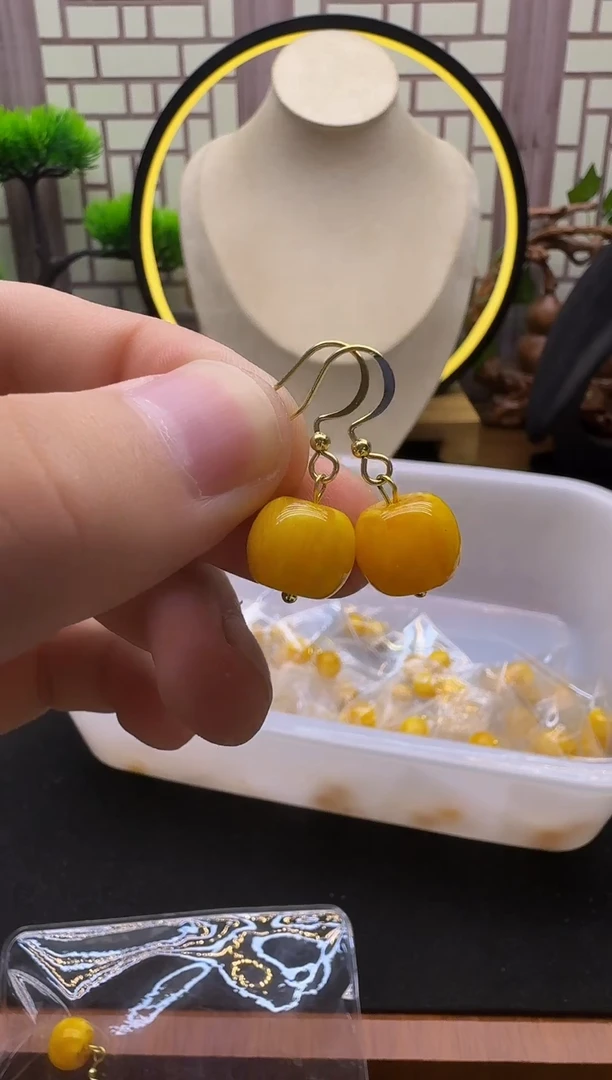 蜜蜡14K金镶嵌耳饰E01