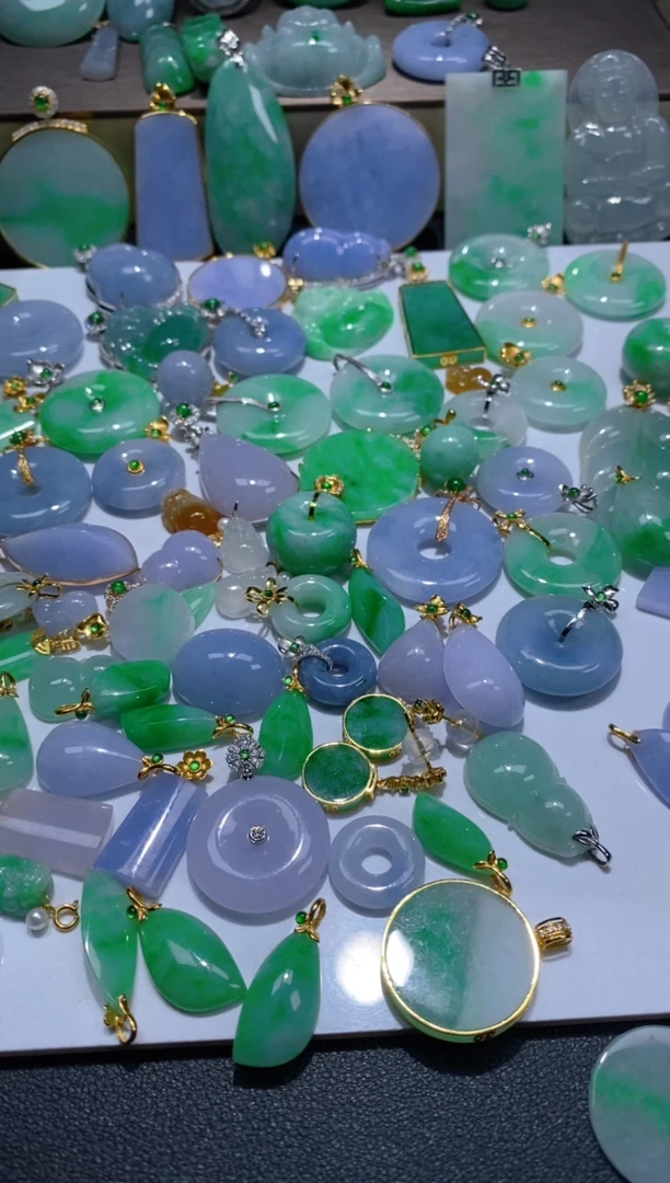 翡翠18K金镶嵌吊坠(不含链)翡翠