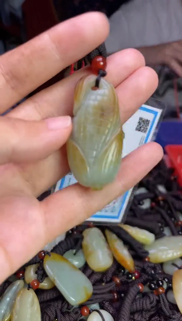 未镶嵌和田玉挂件1