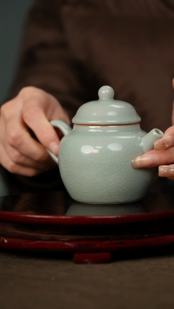 樊立大师款 龙蛋壶