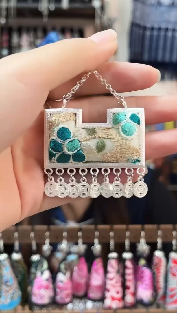 织绣民族风非遗老绣饰品541